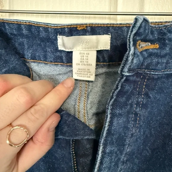 H&M Mom Jean - Picture 2 of 2